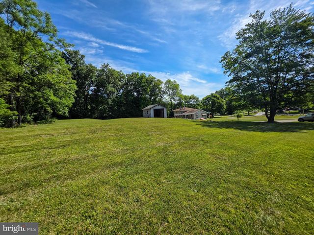 8522 NECK RD, Williamsport, MD 21795