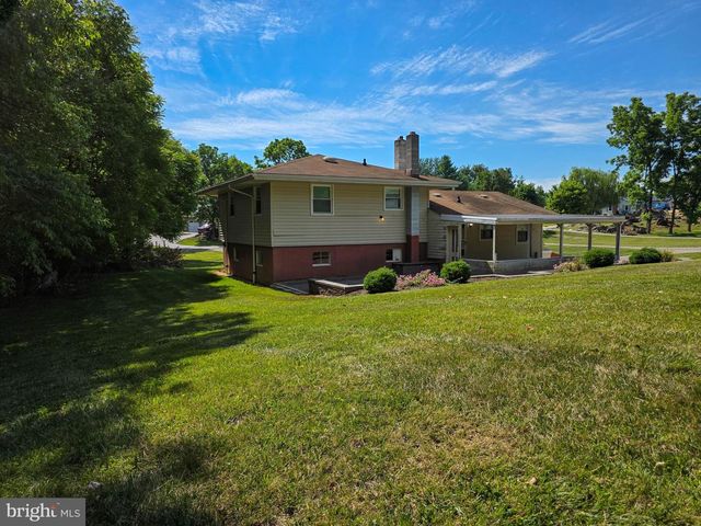 8522 NECK RD, Williamsport, MD 21795