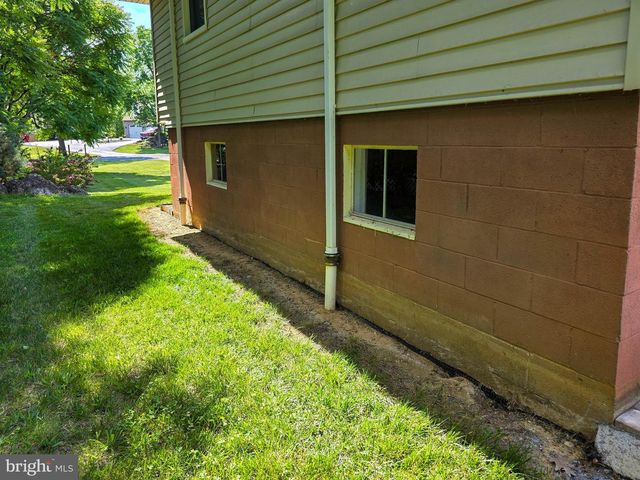 8522 NECK RD, Williamsport, MD 21795
