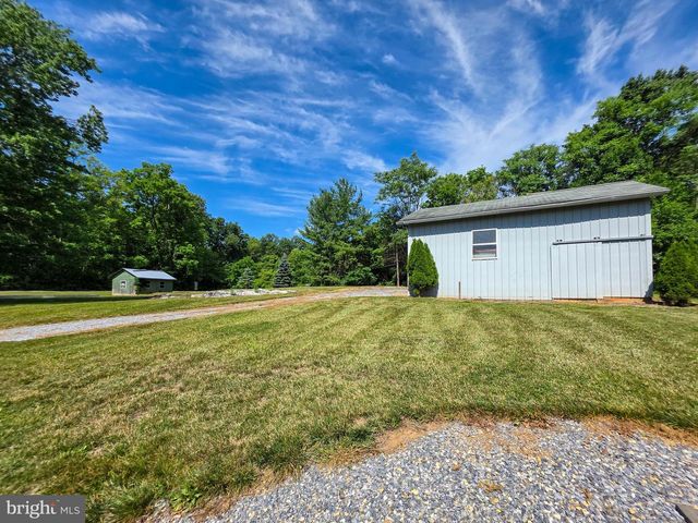 8522 NECK RD, Williamsport, MD 21795