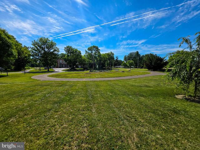8522 NECK RD, Williamsport, MD 21795