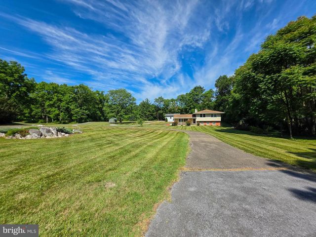 8522 NECK RD, Williamsport, MD 21795