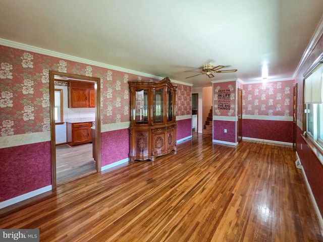 8522 NECK RD, Williamsport, MD 21795