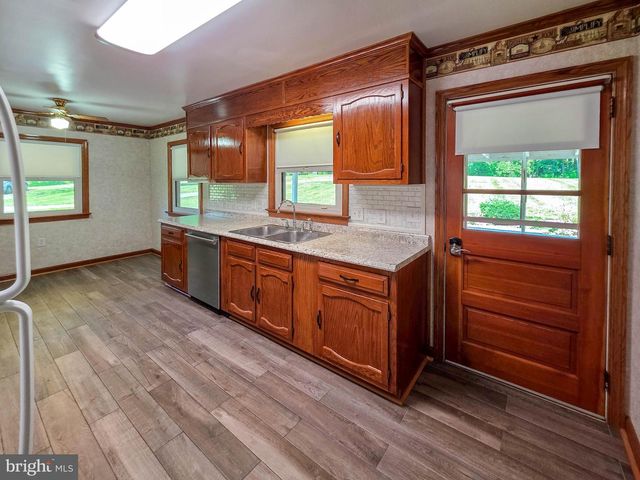 8522 NECK RD, Williamsport, MD 21795