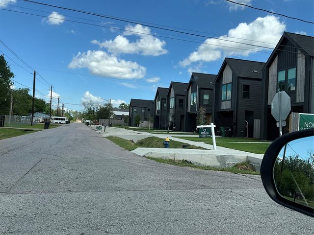 7957 Joy Street, Houston, TX 77028