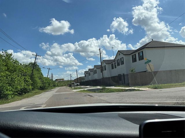 7957 Joy Street, Houston, TX 77028