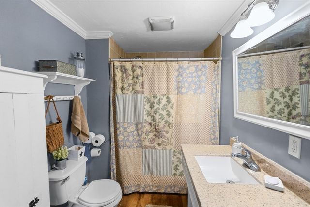 182 Leicester St, Auburn, MA 01501