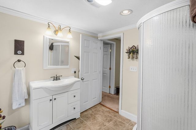182 Leicester St, Auburn, MA 01501