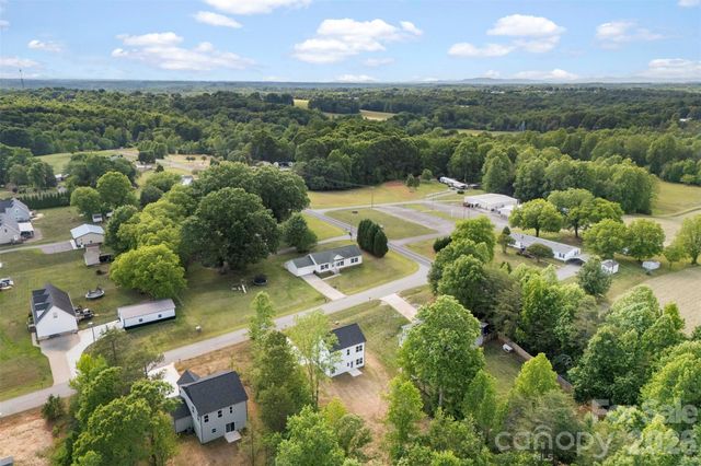 109 Titleist Drive, Statesville, NC 28677