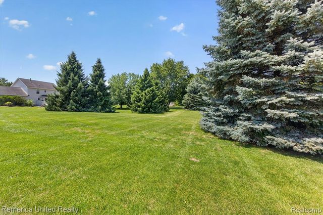14458 Oak Leaf Trail, Linden, MI 48451