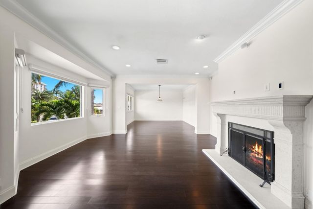 3741 NE 31st Avenue, Lighthouse Point, FL 33064