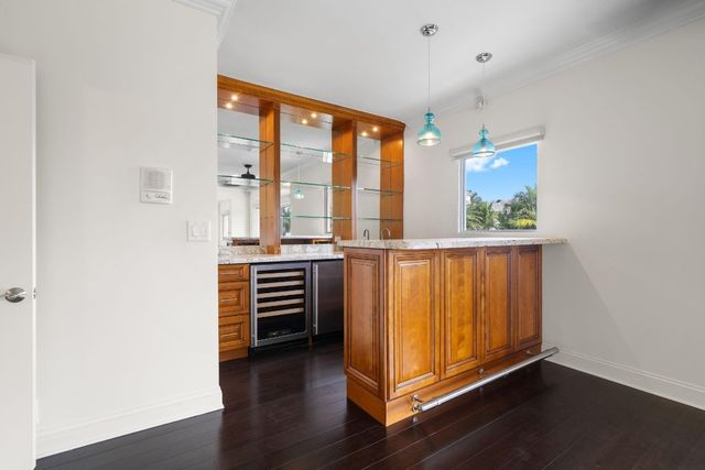 3741 NE 31st Avenue, Lighthouse Point, FL 33064