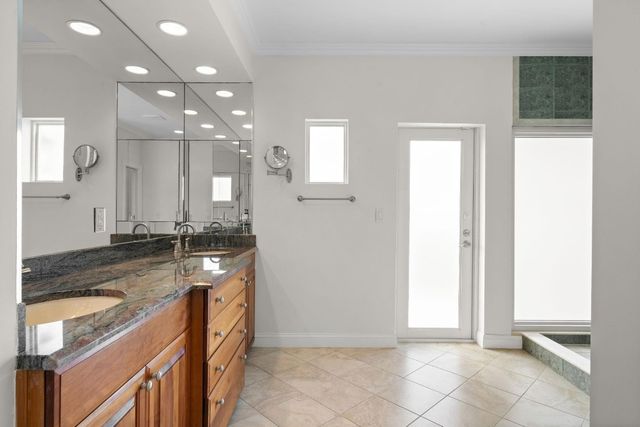 3741 NE 31st Avenue, Lighthouse Point, FL 33064