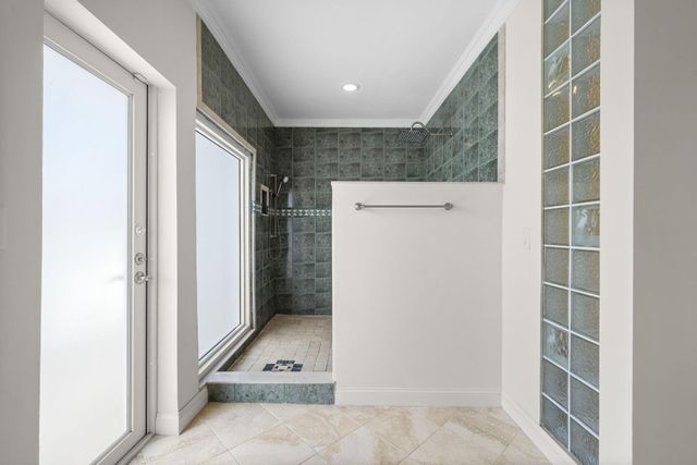 3741 NE 31st Avenue, Lighthouse Point, FL 33064