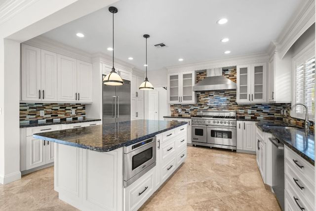 3741 NE 31st Avenue, Lighthouse Point, FL 33064