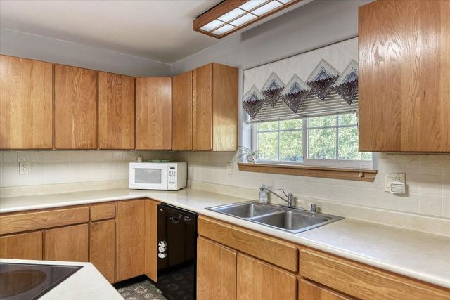 320 S Ramsey St, Tekoa, WA 99033