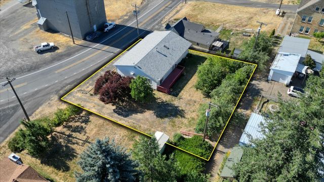 320 S Ramsey St, Tekoa, WA 99033