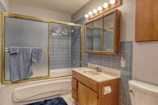 320 S Ramsey St, Tekoa, WA 99033