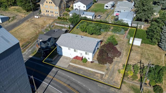 320 S Ramsey St, Tekoa, WA 99033