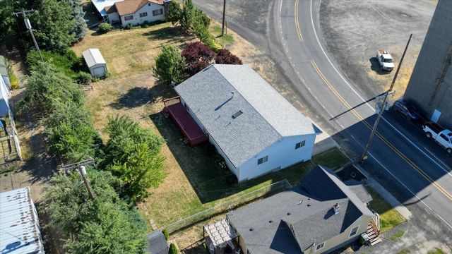 320 S Ramsey St, Tekoa, WA 99033