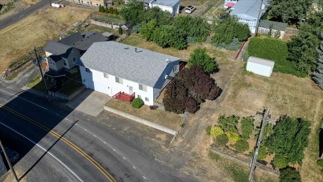 320 S Ramsey St, Tekoa, WA 99033