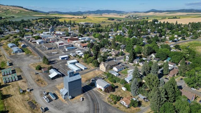 320 S Ramsey St, Tekoa, WA 99033