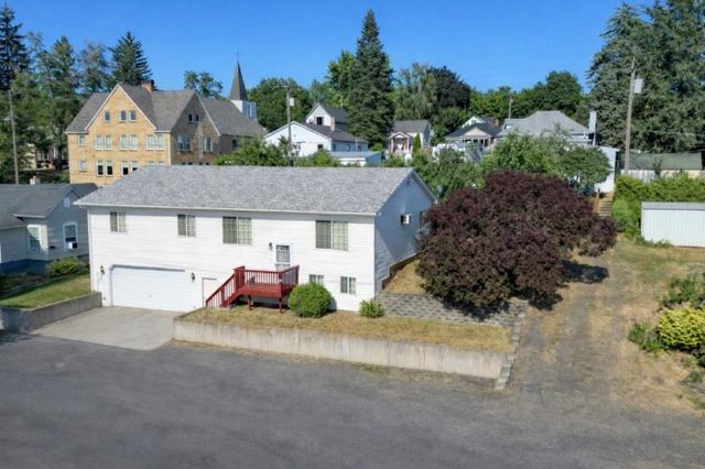 320 S Ramsey St, Tekoa, WA 99033