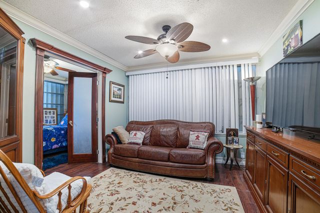 4290 NW 45th Terrace, Lauderdale Lakes, FL 33319