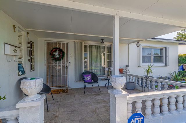 4290 NW 45th Terrace, Lauderdale Lakes, FL 33319