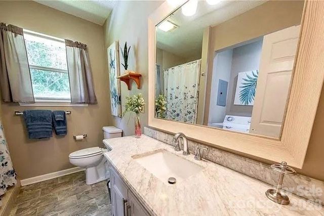 96 Rolling Hills Road, Mills River, NC 28759