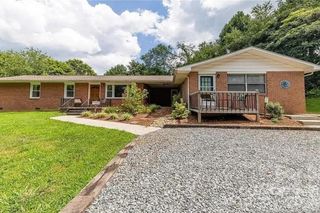 96 Rolling Hills Road, Mills River, NC 28759