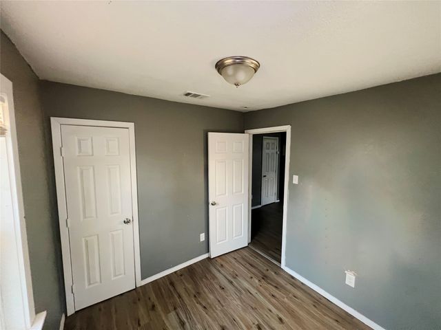 1733 Greenfield Avenue, Fort Worth, TX 76102