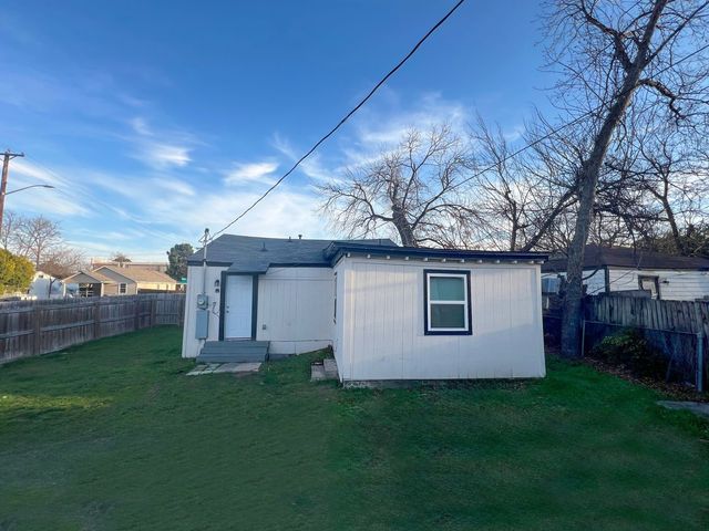 1733 Greenfield Avenue, Fort Worth, TX 76102