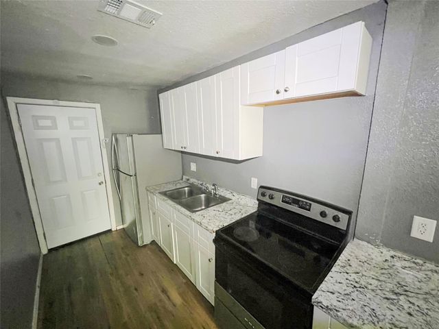 1733 Greenfield Avenue, Fort Worth, TX 76102