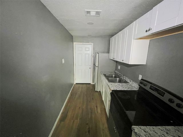 1733 Greenfield Avenue, Fort Worth, TX 76102