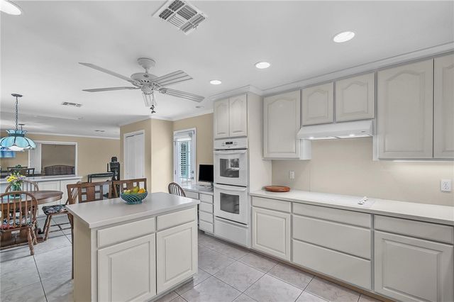 466 Coral, Corpus Christi, TX 78411