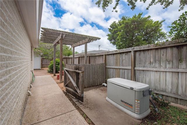 466 Coral, Corpus Christi, TX 78411