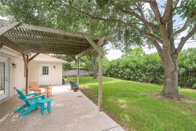 466 Coral, Corpus Christi, TX 78411