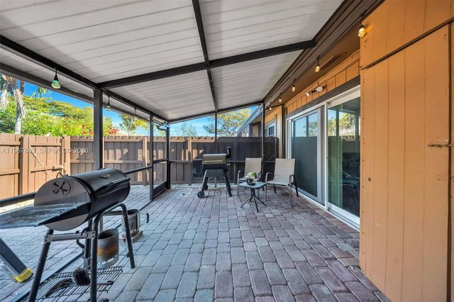 10341 Orange Ct, Pembroke Pines, FL 33026