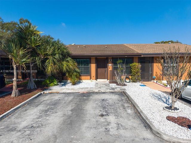 10341 Orange Ct, Pembroke Pines, FL 33026