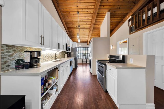 10341 Orange Ct, Pembroke Pines, FL 33026