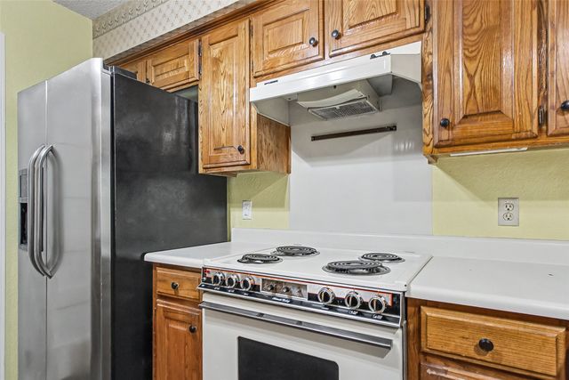 2820 Whitehurst Drive, Fort Worth, TX 76133