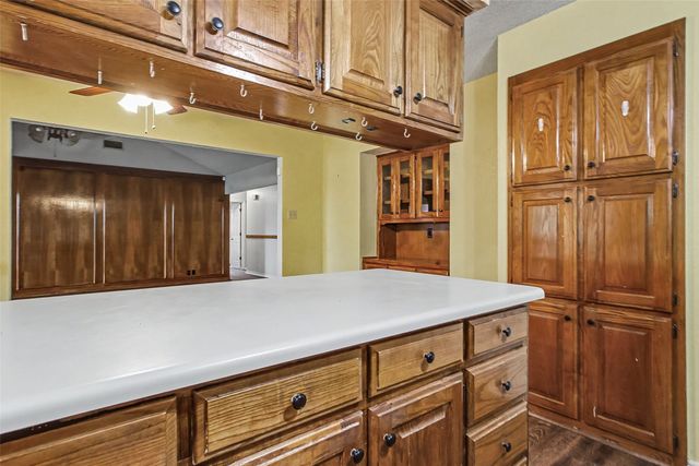 2820 Whitehurst Drive, Fort Worth, TX 76133