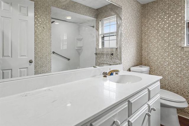 2820 Whitehurst Drive, Fort Worth, TX 76133