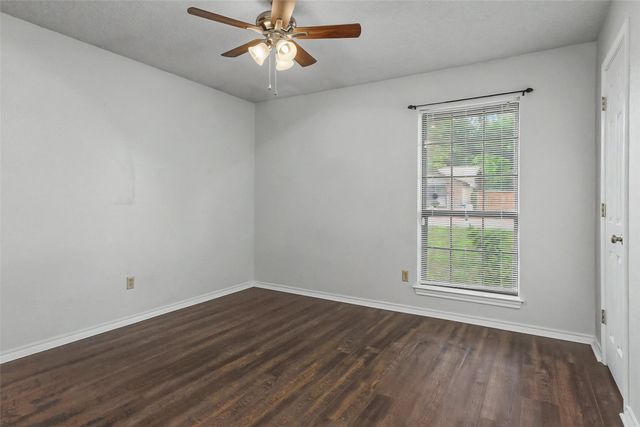 2820 Whitehurst Drive, Fort Worth, TX 76133