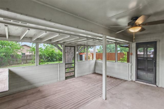 2820 Whitehurst Drive, Fort Worth, TX 76133
