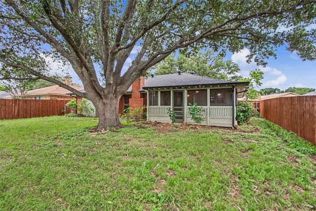 2820 Whitehurst Drive, Fort Worth, TX 76133