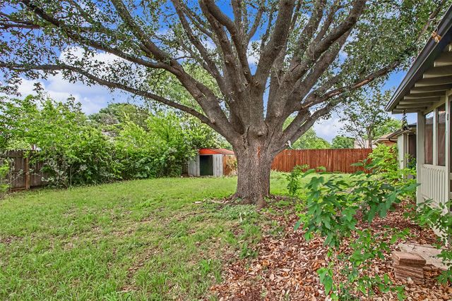 2820 Whitehurst Drive, Fort Worth, TX 76133