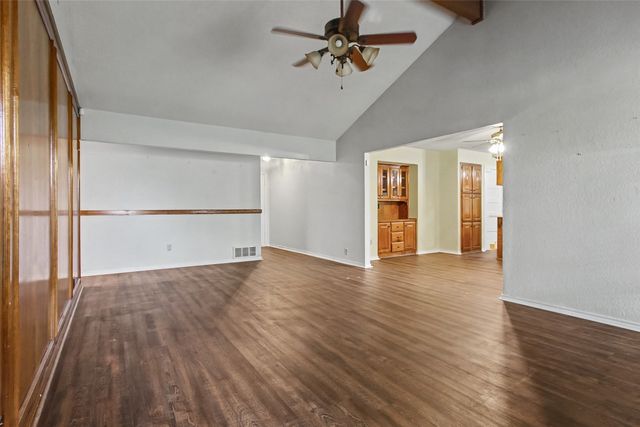2820 Whitehurst Drive, Fort Worth, TX 76133