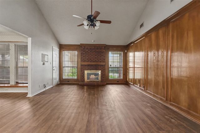 2820 Whitehurst Drive, Fort Worth, TX 76133